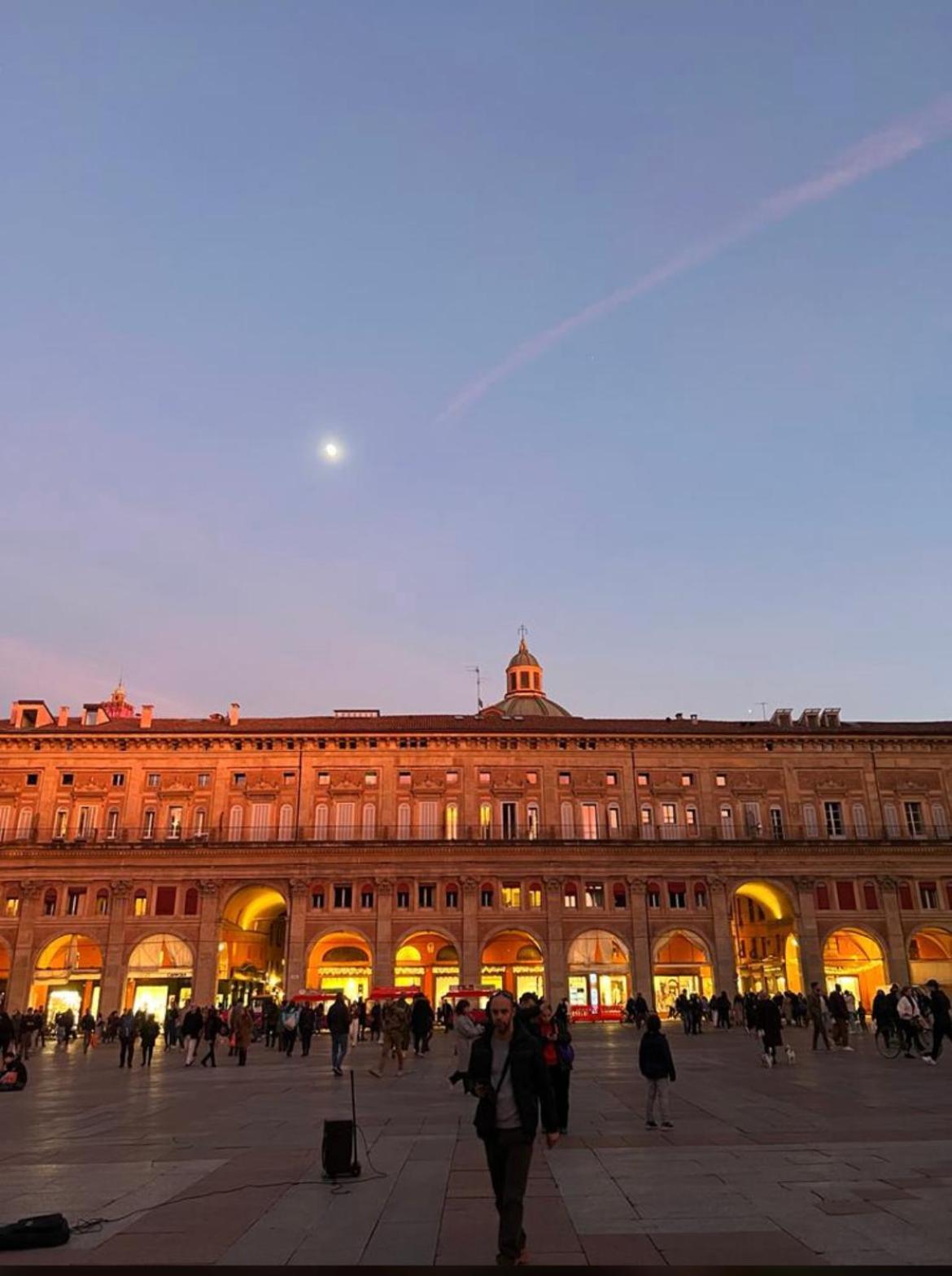 Urbanicooh Guidozagni - Piazza Maggiore View Bolonha Exterior foto